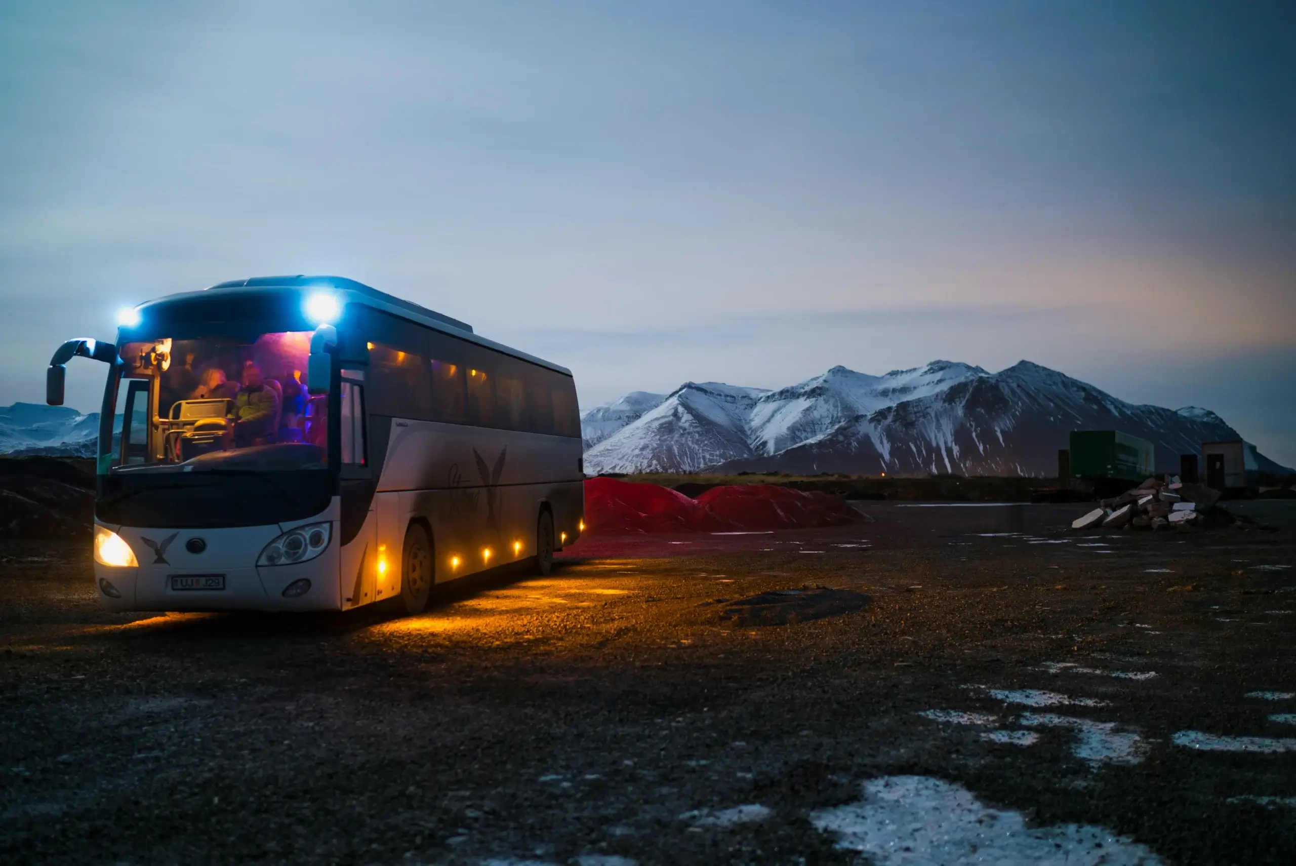 <h2>Why take a Skokie coach bus rental?</h2>
